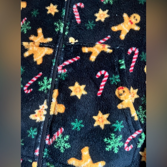 Forever 21 Black Holiday Onesie with Gingerbread and Candy Cane Print - Picture 5 of 10